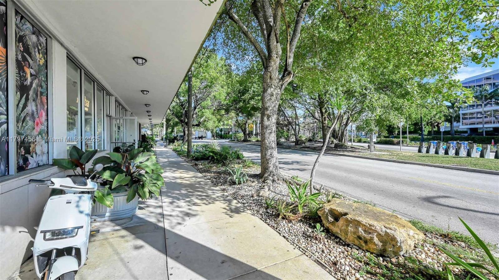 5400 NE 4th Ct