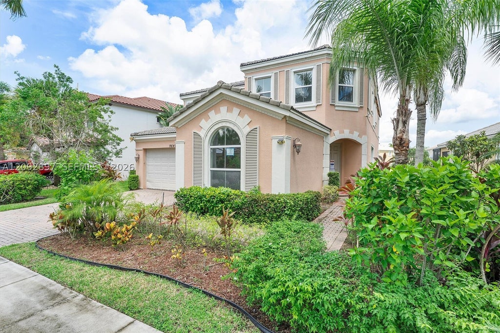 Photo of 9640 Phipps Ln, Wellington, FL 33414 (MLS # A12092897)