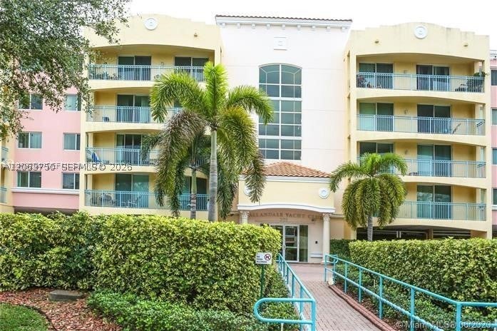 201 Golden Isles Dr 409