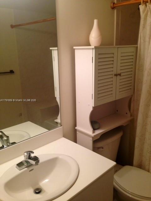 2740 SW 28th Ter 304