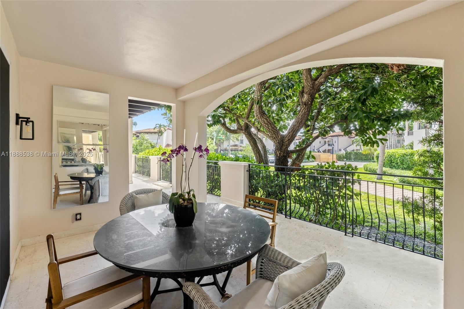 SEASIDE CONDO - Residential