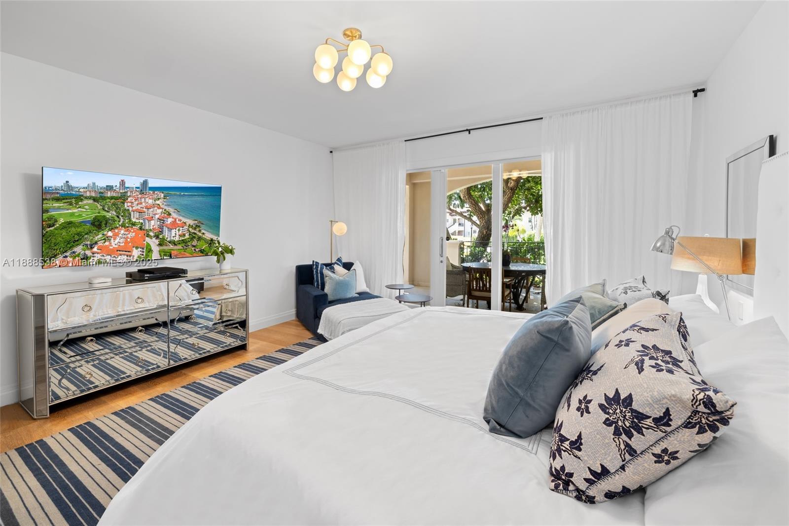 SEASIDE CONDO - Residential