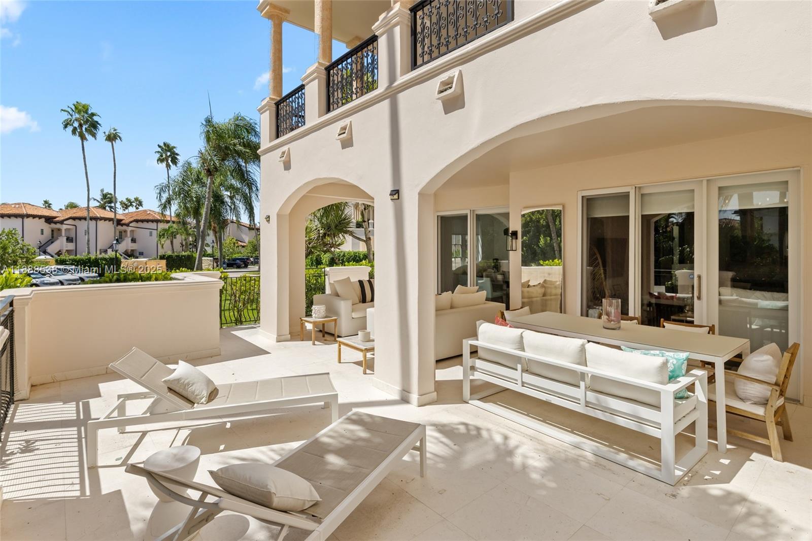 SEASIDE CONDO - Residential