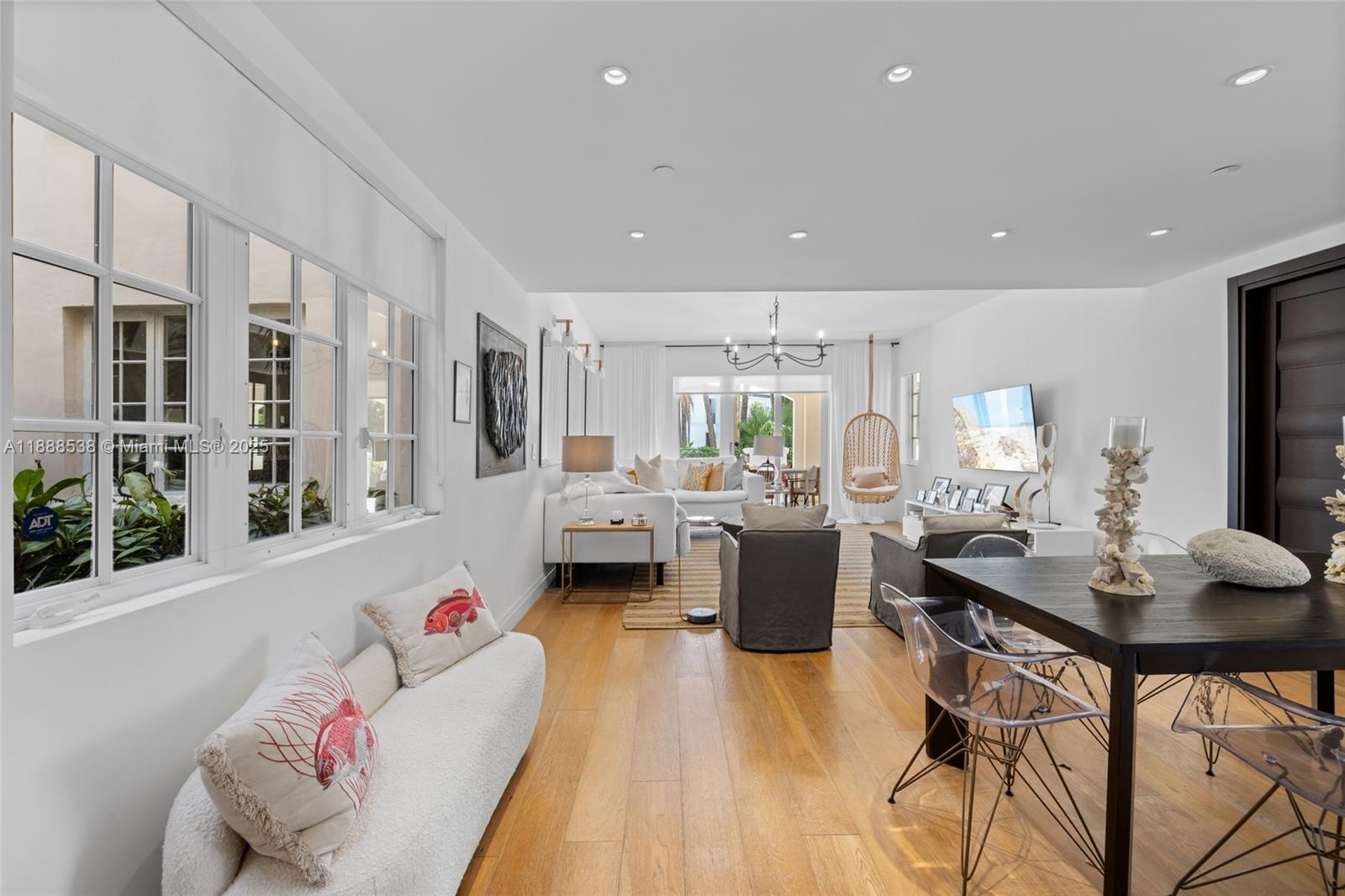 SEASIDE CONDO - Residential