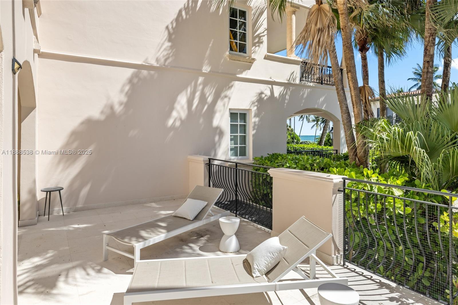 SEASIDE CONDO - Residential