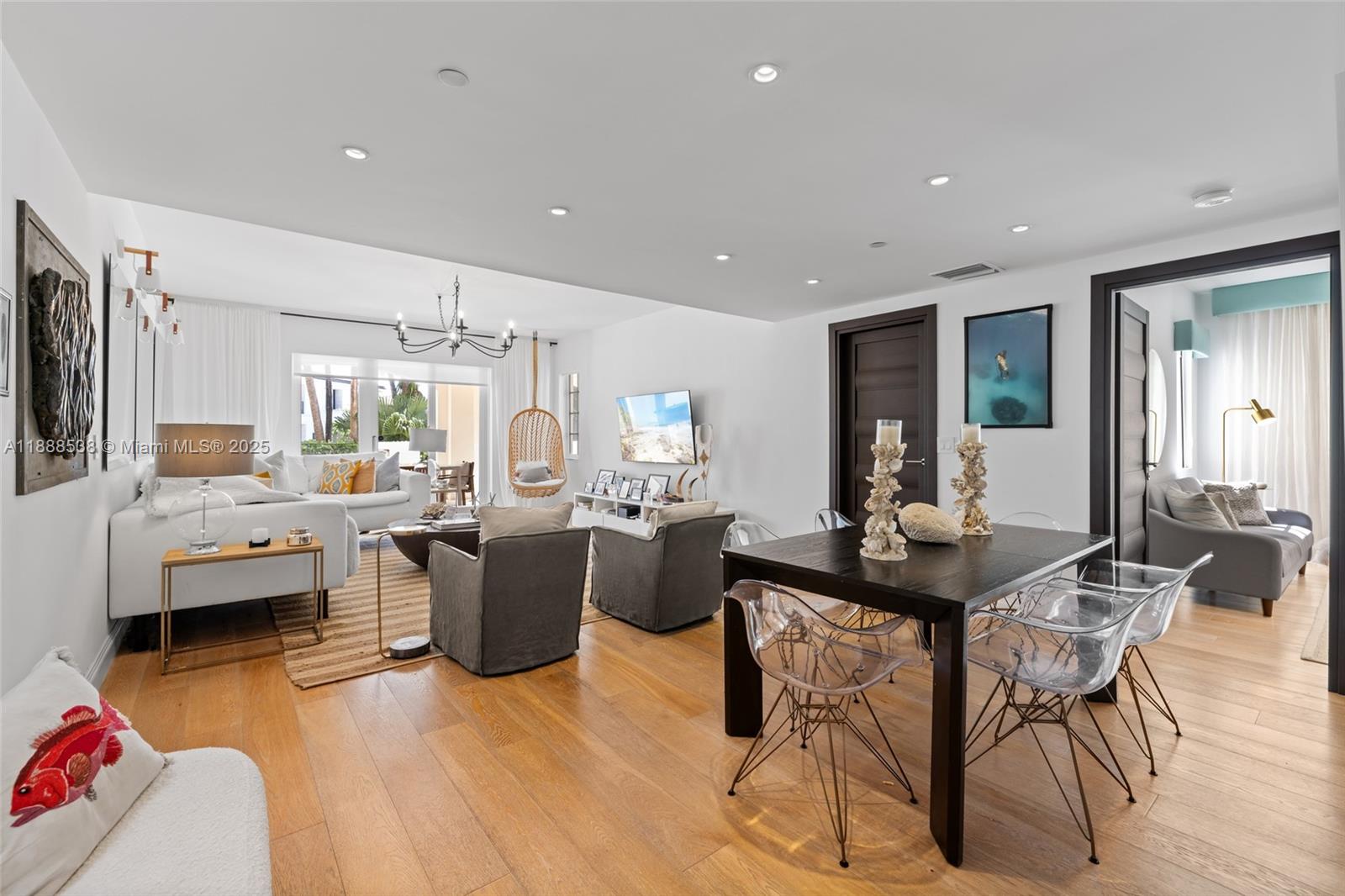 SEASIDE CONDO - Residential