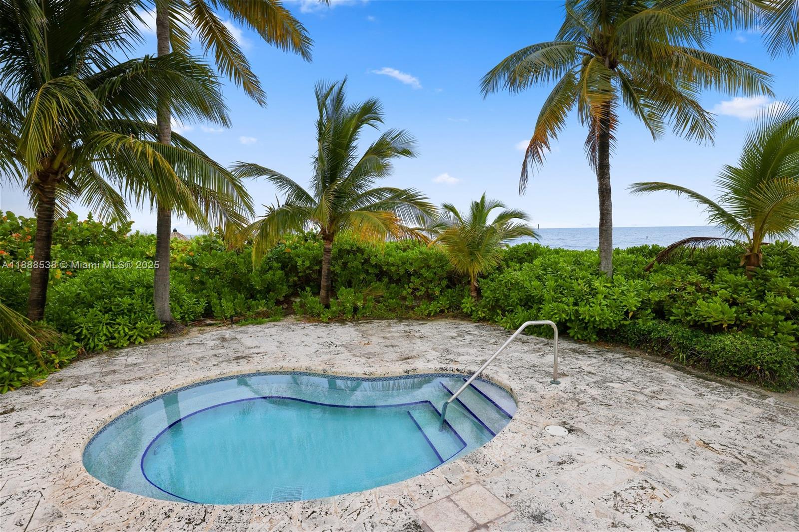 SEASIDE CONDO - Residential