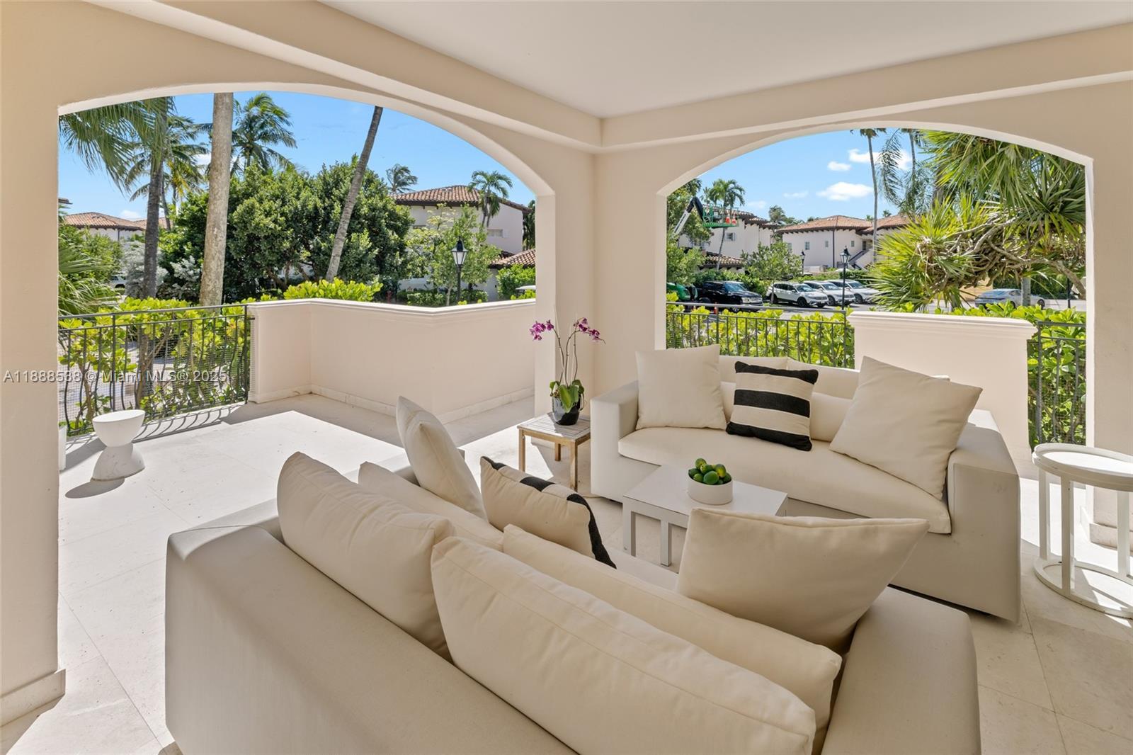 SEASIDE CONDO - Residential