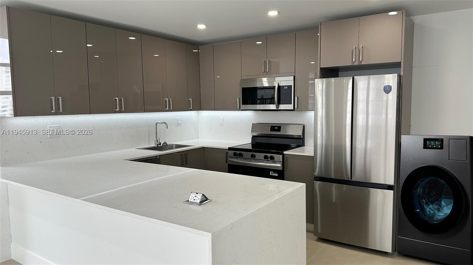 2750 NE 183rd St 1109