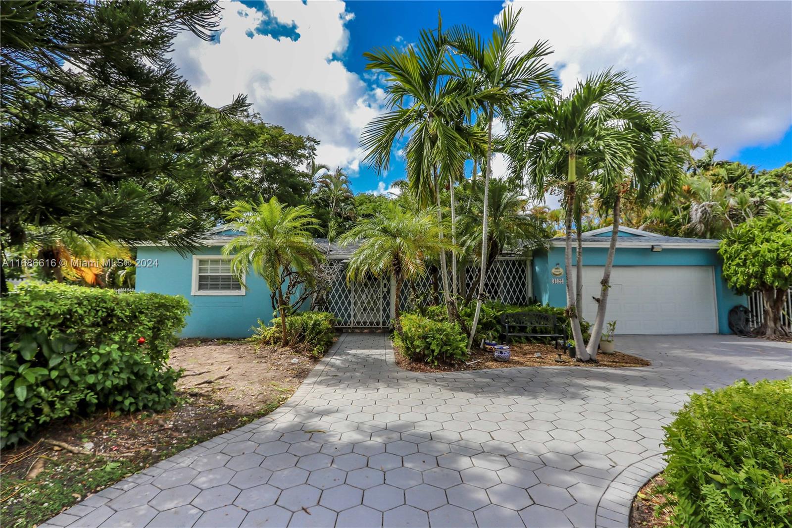 Property for Sale at 4422 Sw 127th Pl, Miami, Broward County, Florida - Bedrooms: 5 
Bathrooms: 3  - $845,000