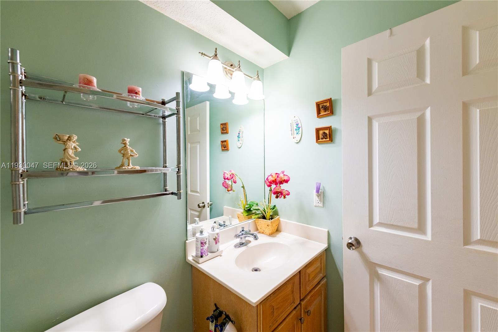 SEVENTEENTH PLACE CONDO - Residential