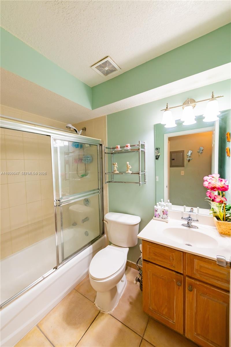 SEVENTEENTH PLACE CONDO - Residential