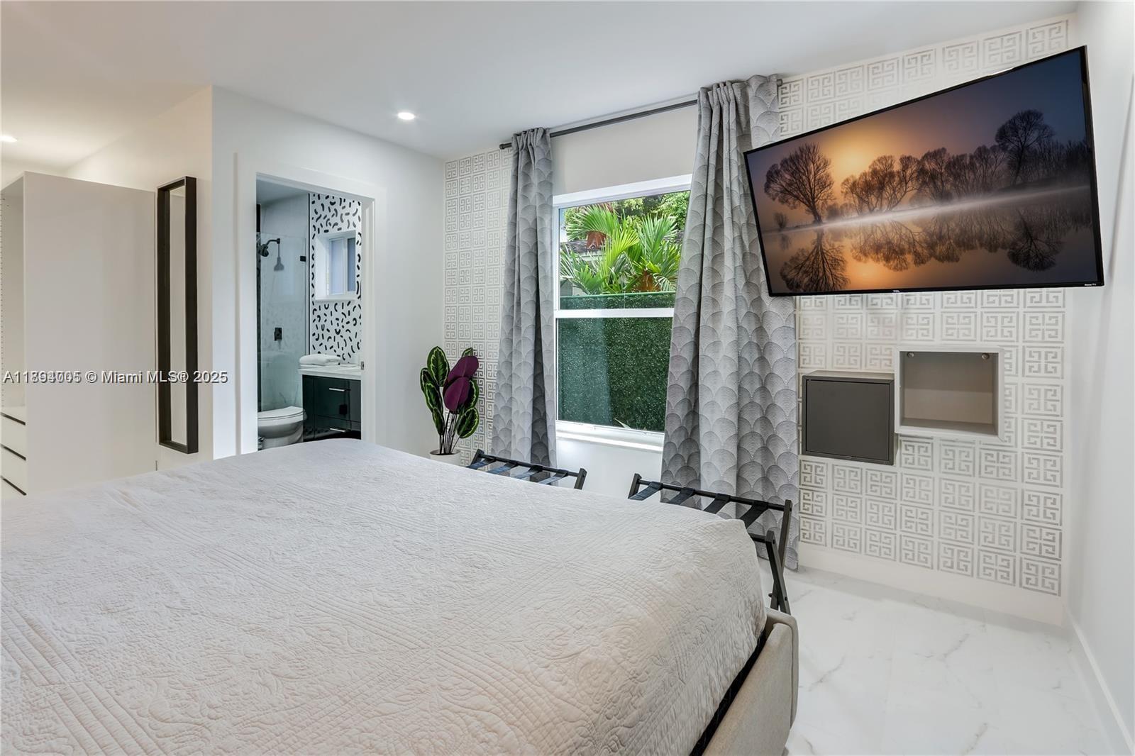 HOLLYWOOD LITTLE RANCHES - Residential Lease