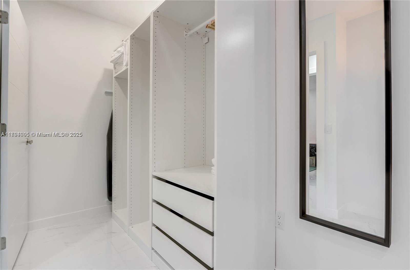 HOLLYWOOD LITTLE RANCHES - Residential Lease