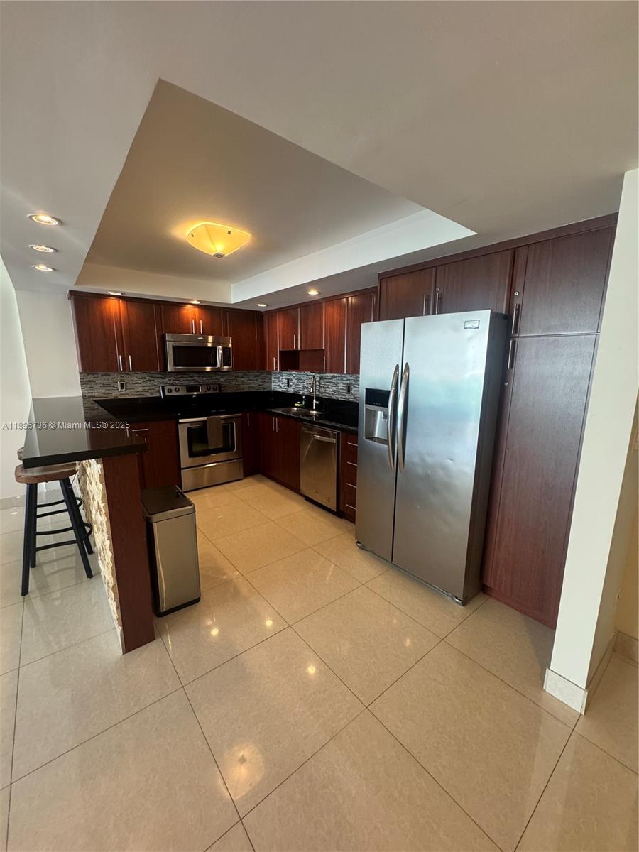 19370 Collins Ave 1427