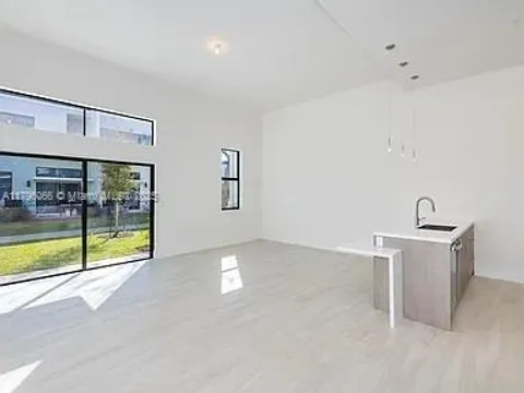 MLS: A11796066