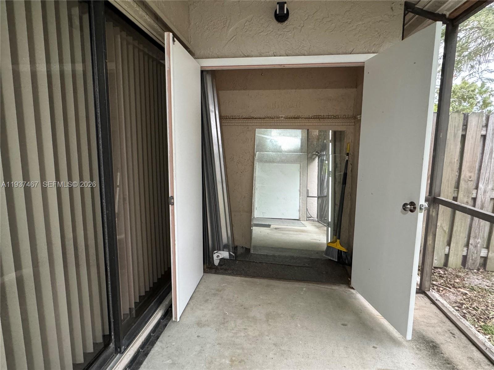 THE LAKES - Residential