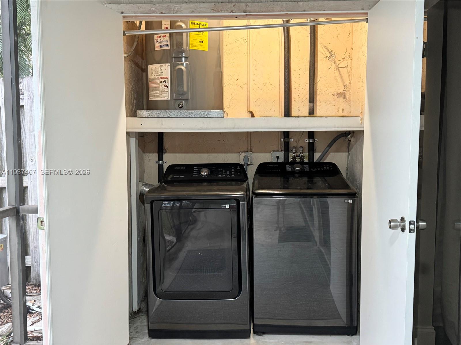 THE LAKES - Residential