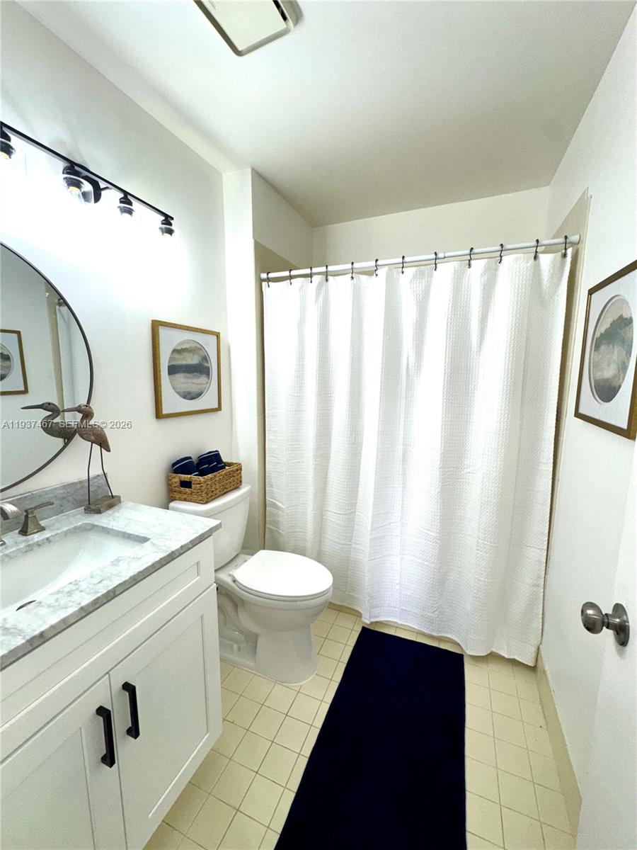 THE LAKES - Residential