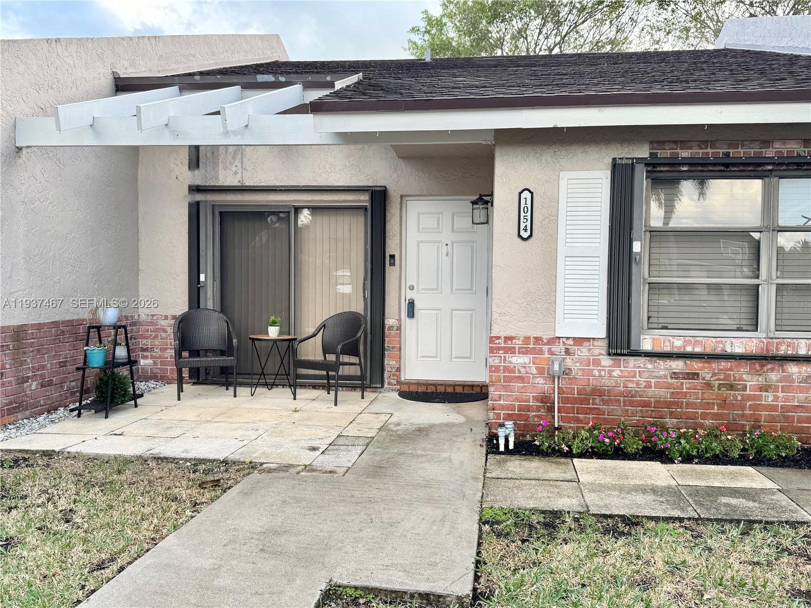 THE LAKES - Residential