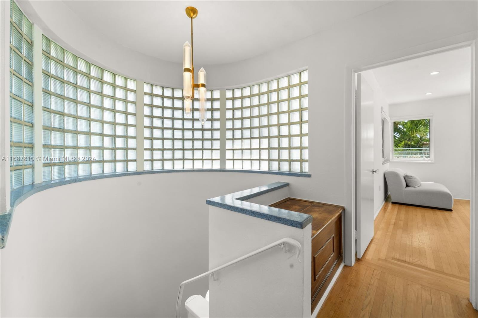 SURPRISE LAKE - Residential