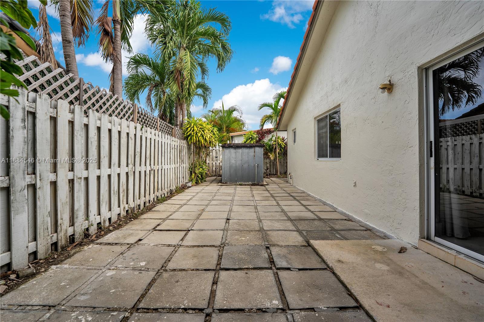 LAS MANSIONES AT BEL AIR - Residential