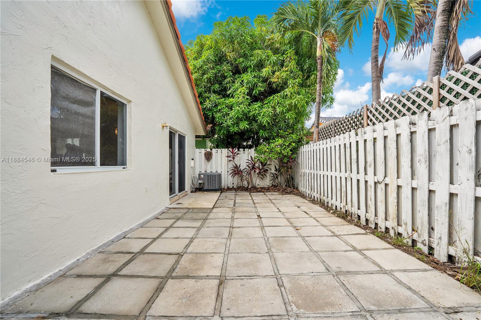 LAS MANSIONES AT BEL AIR - Residential
