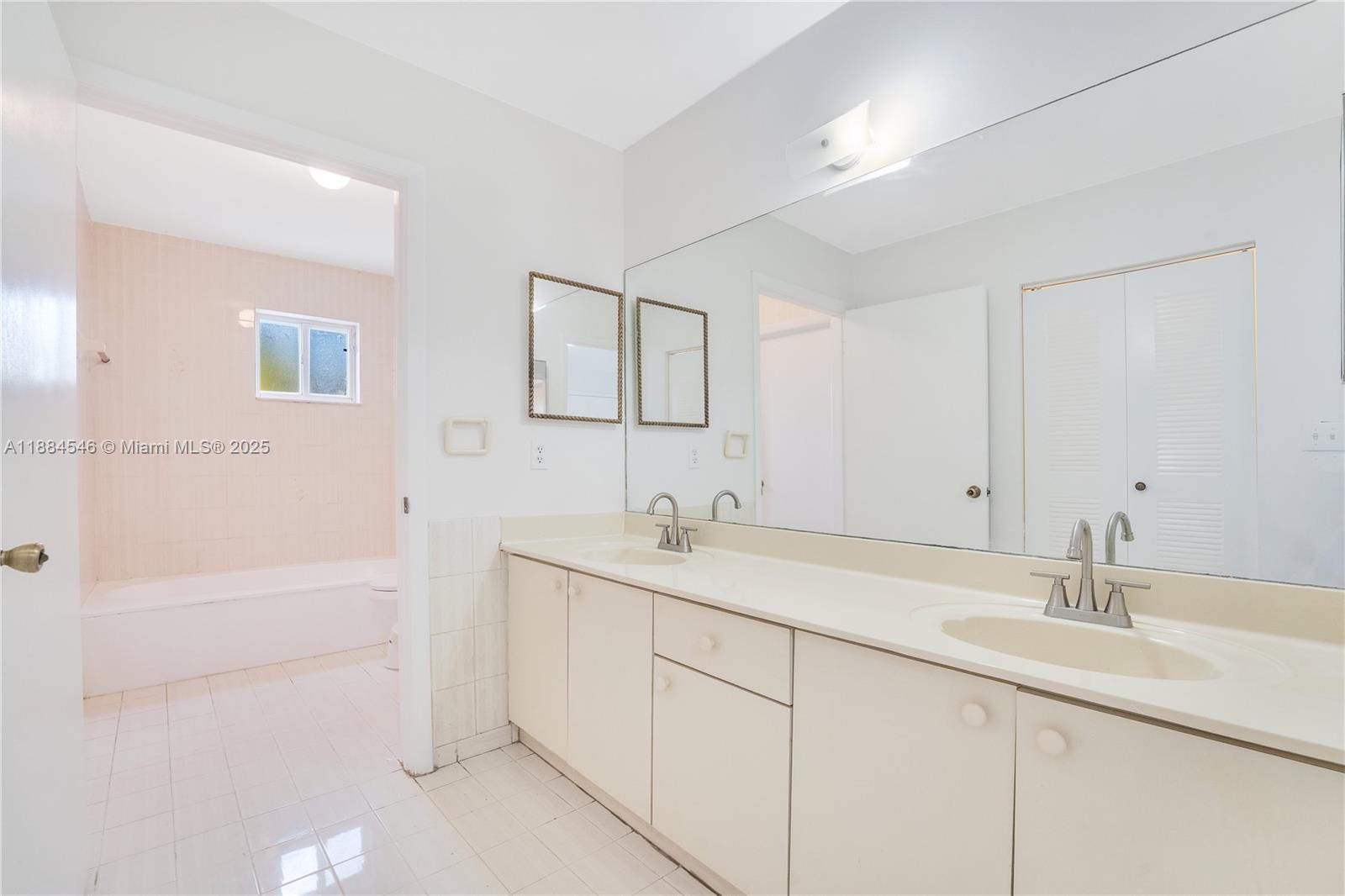 LAS MANSIONES AT BEL AIR - Residential