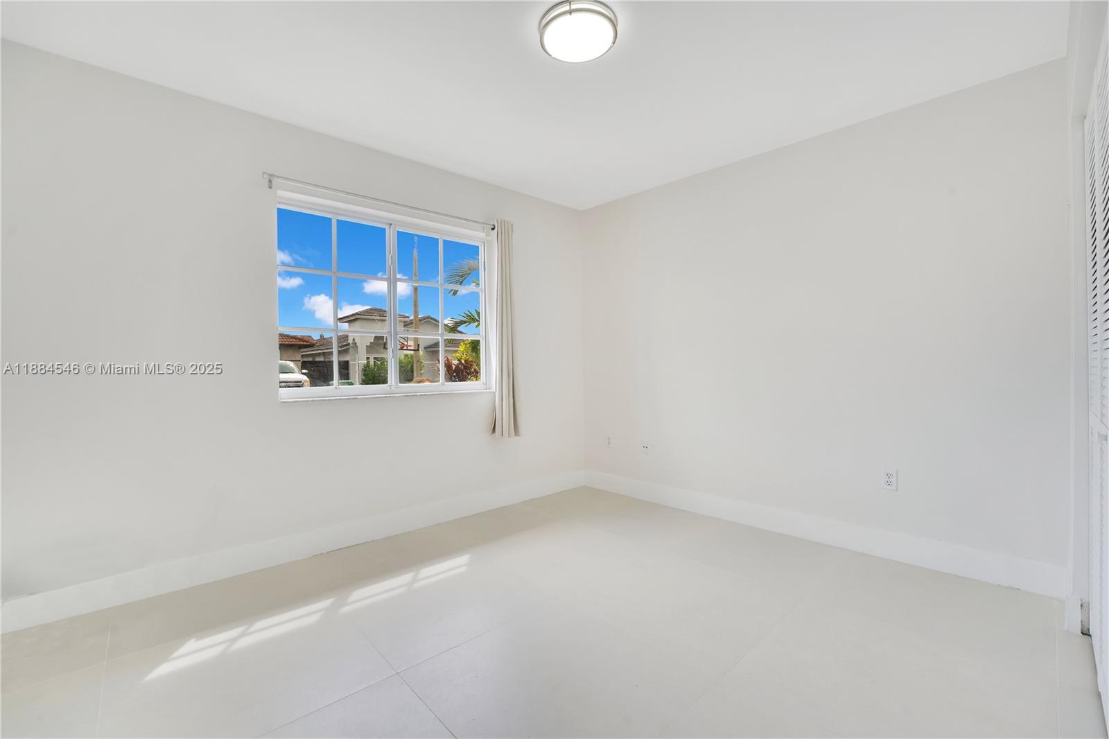 LAS MANSIONES AT BEL AIR - Residential