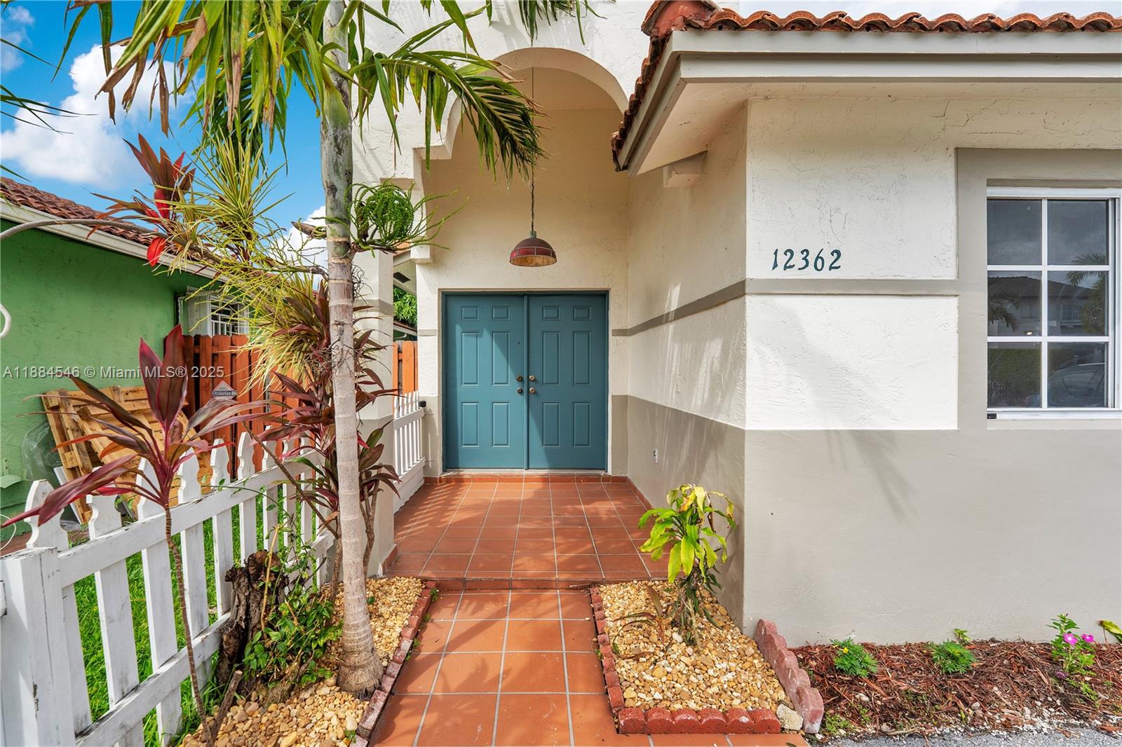 LAS MANSIONES AT BEL AIR - Residential