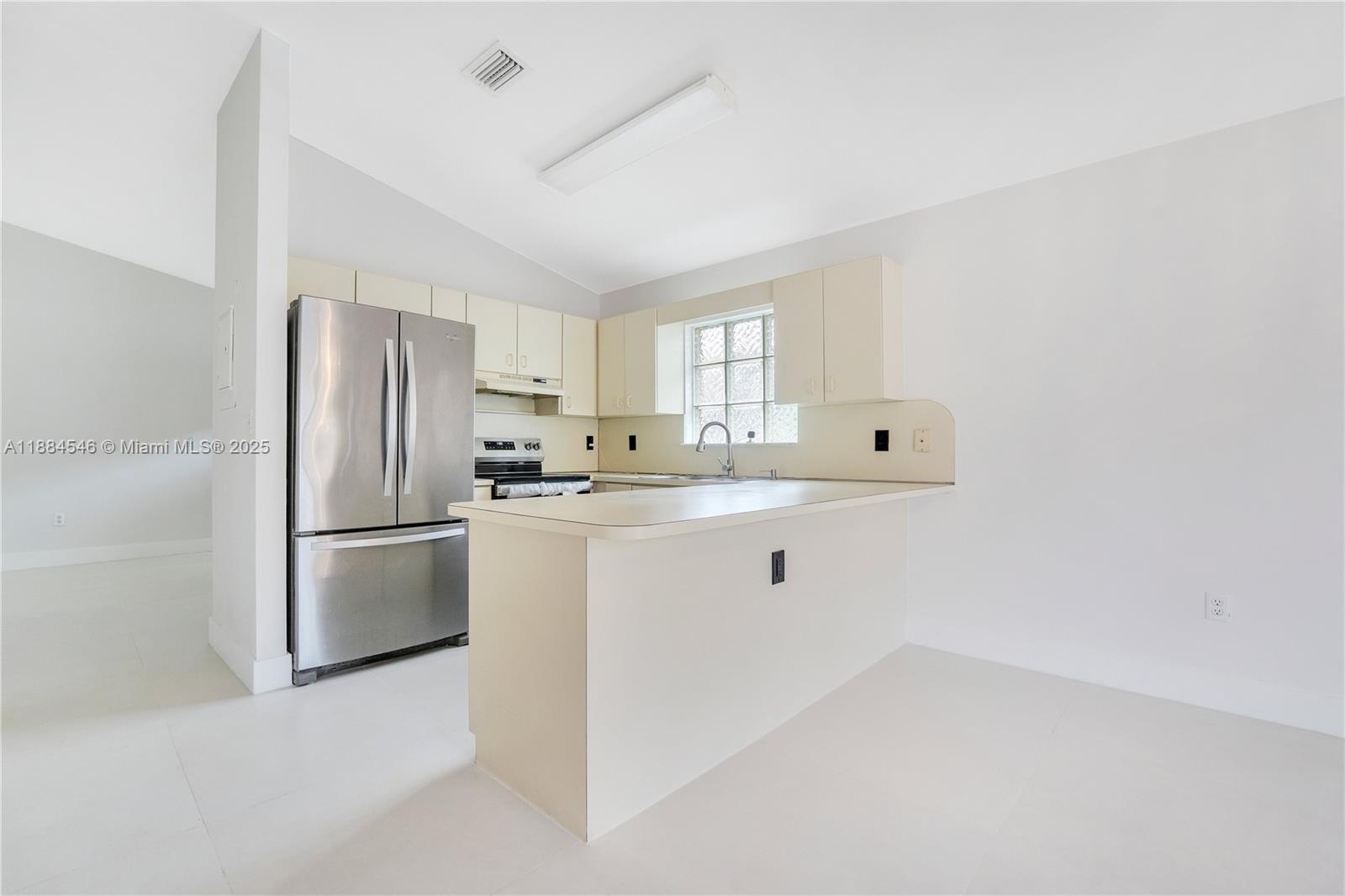 LAS MANSIONES AT BEL AIR - Residential