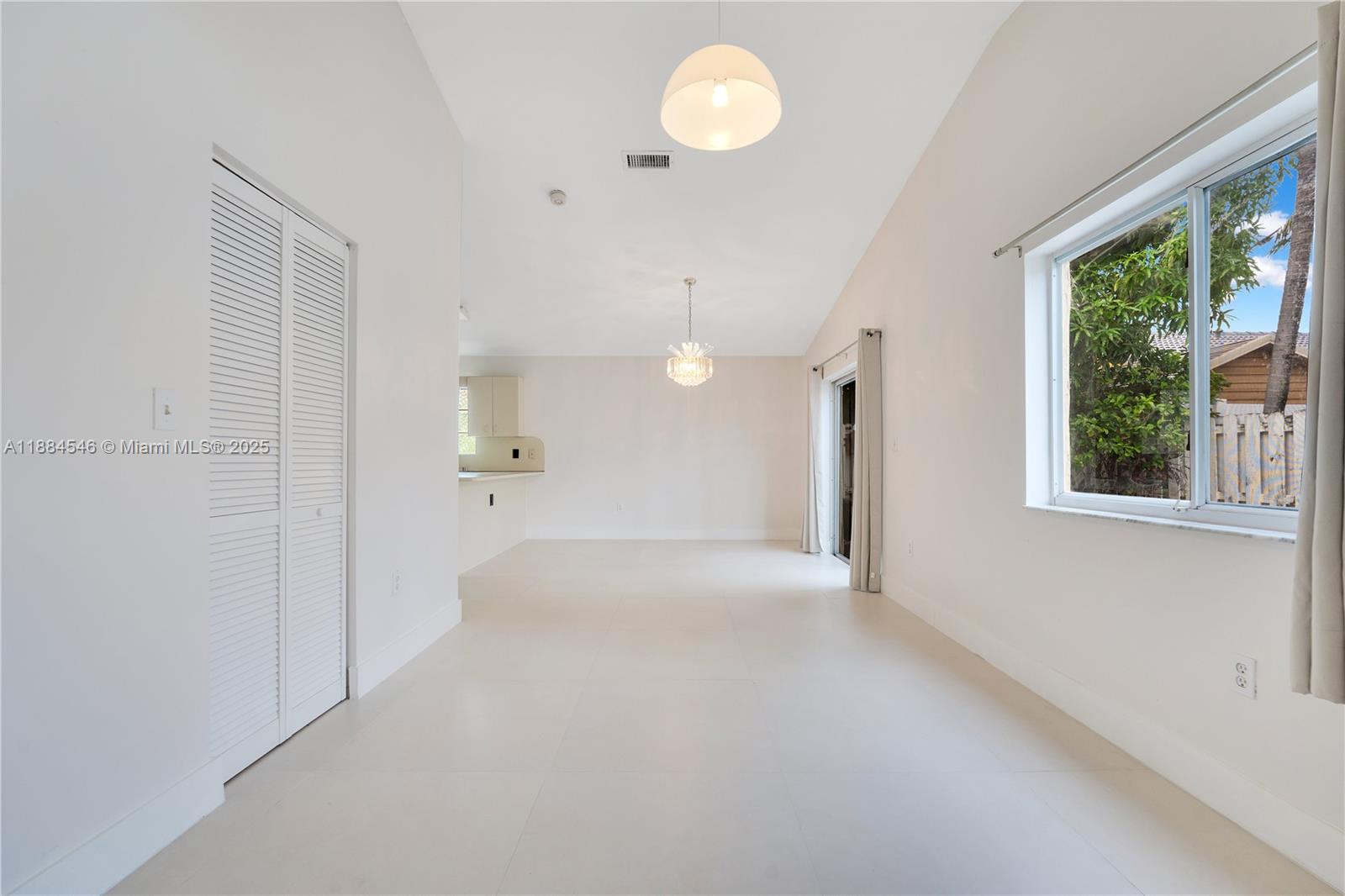 LAS MANSIONES AT BEL AIR - Residential