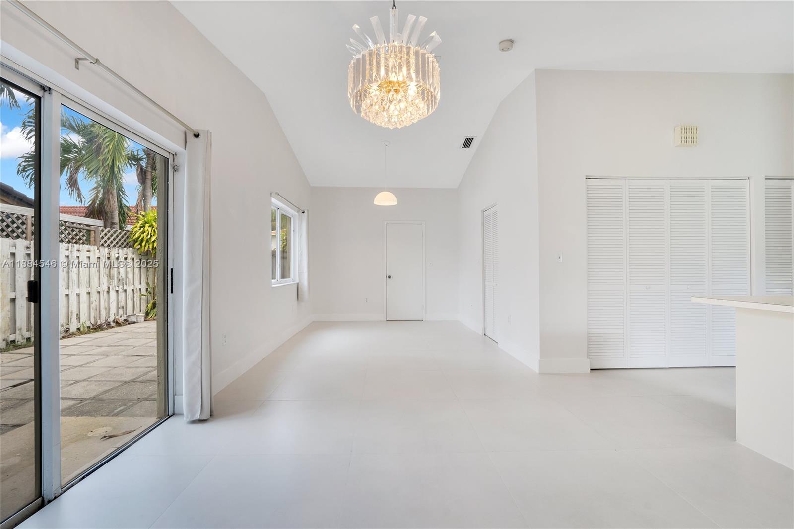 LAS MANSIONES AT BEL AIR - Residential