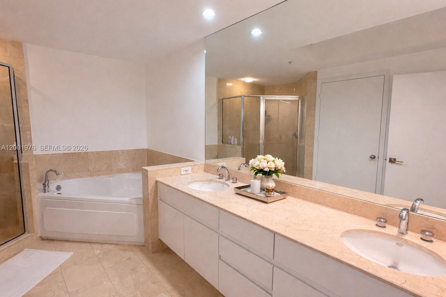 THREE TEQUESTA POINT COND - Residential