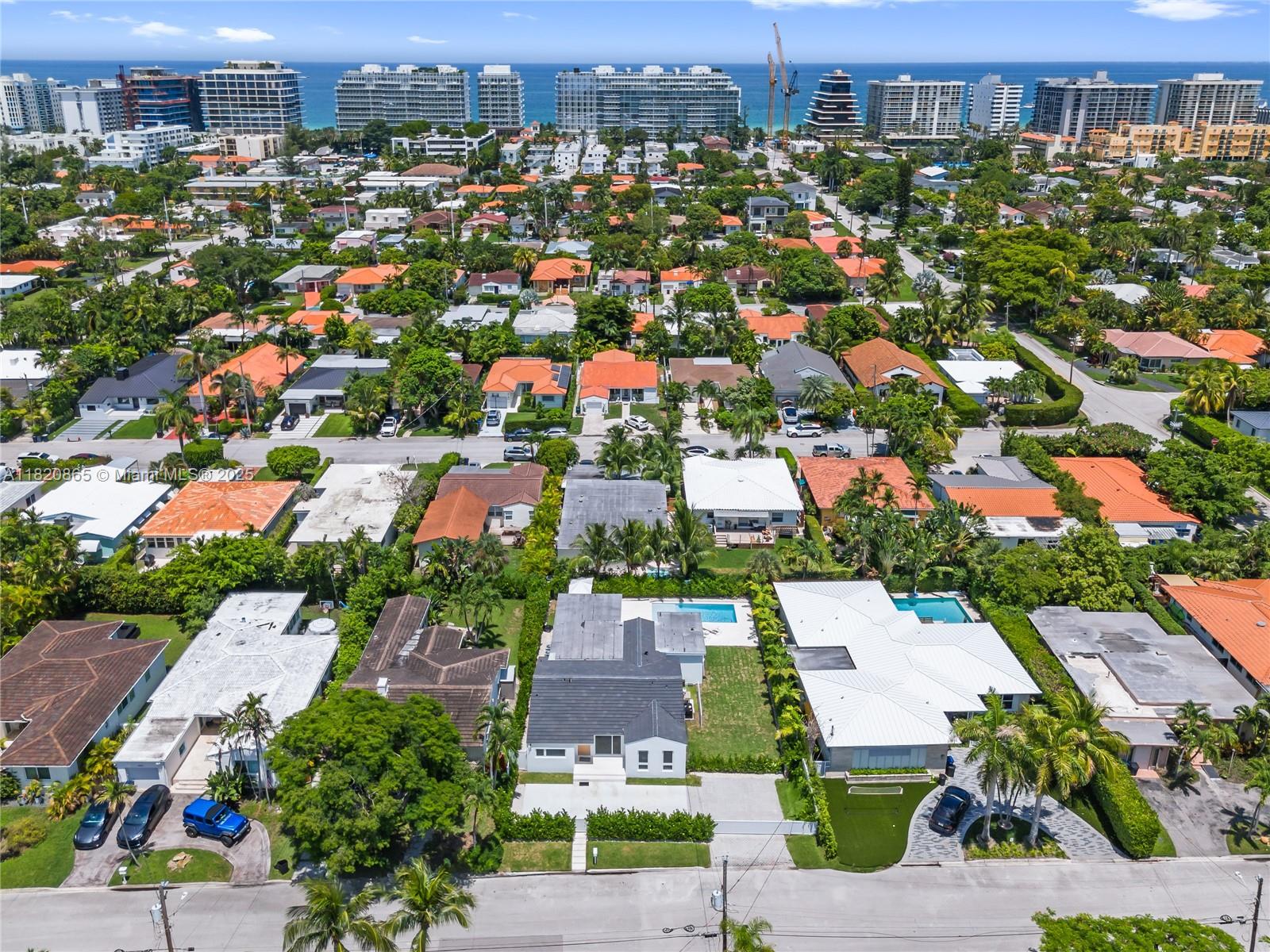 ALTOS DEL MAR NO 4 - Residential