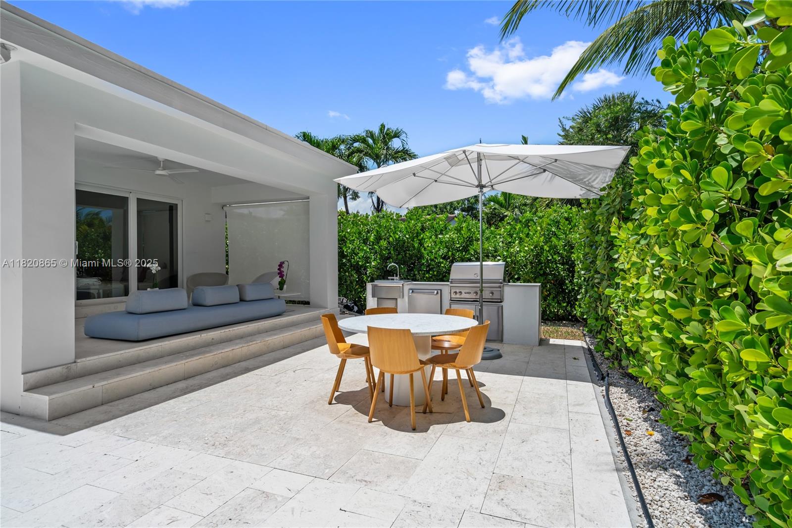 ALTOS DEL MAR NO 4 - Residential