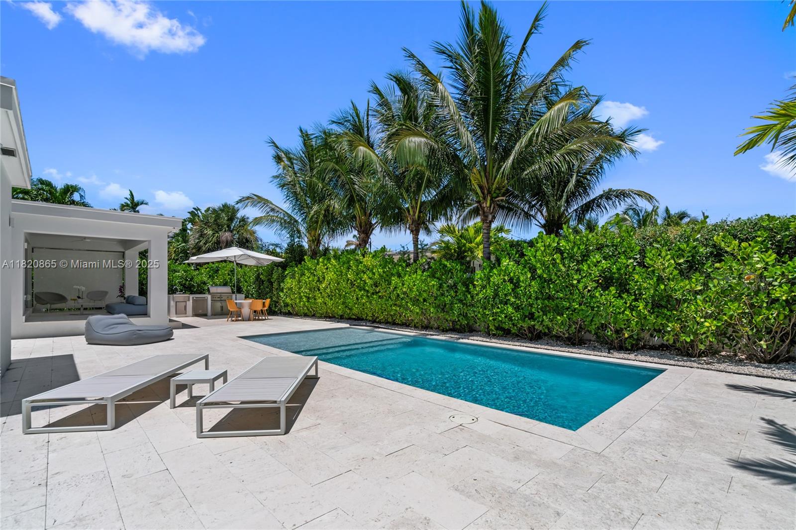 ALTOS DEL MAR NO 4 - Residential