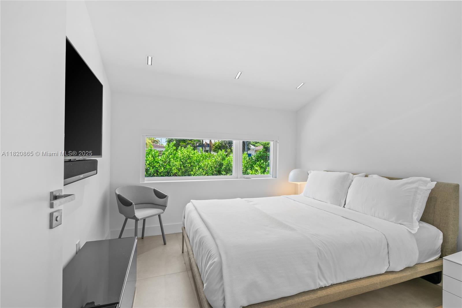 ALTOS DEL MAR NO 4 - Residential