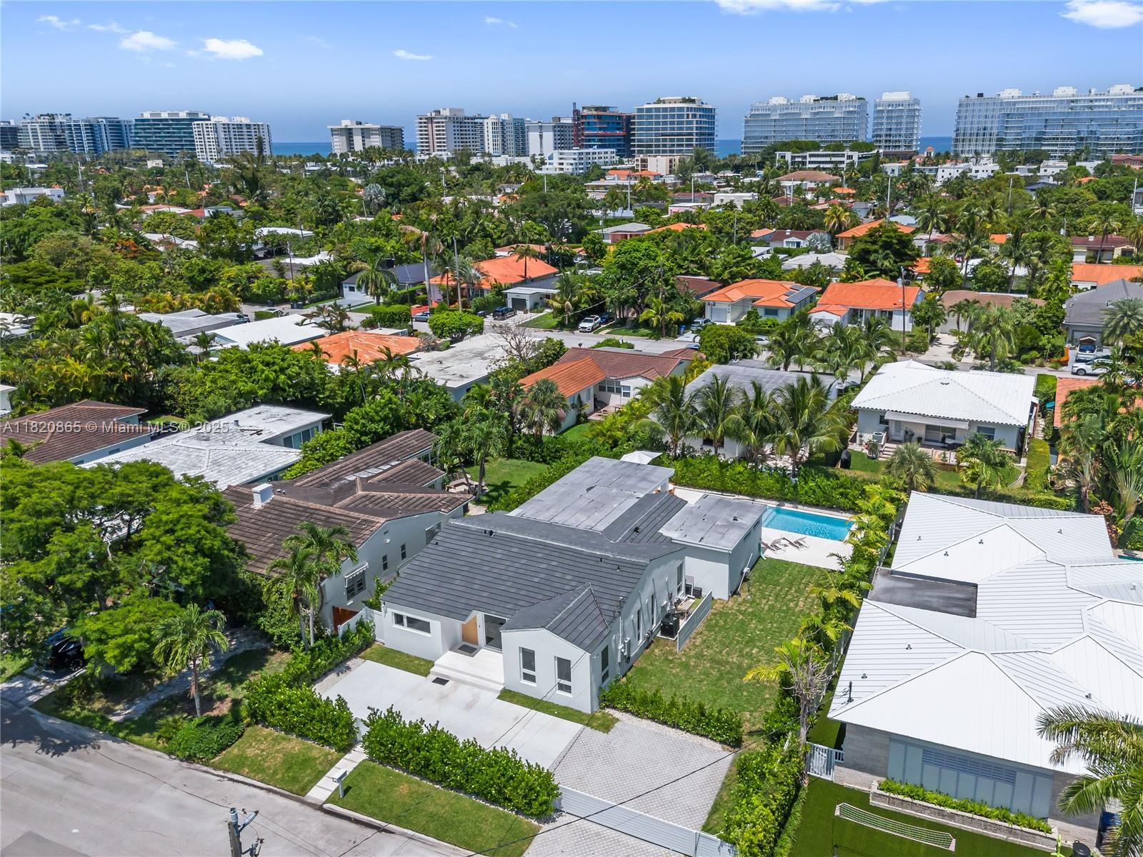 9033 Emerson Ave, Surfside, FL, 33154/$4,200,000 1 9033 Emerson Ave