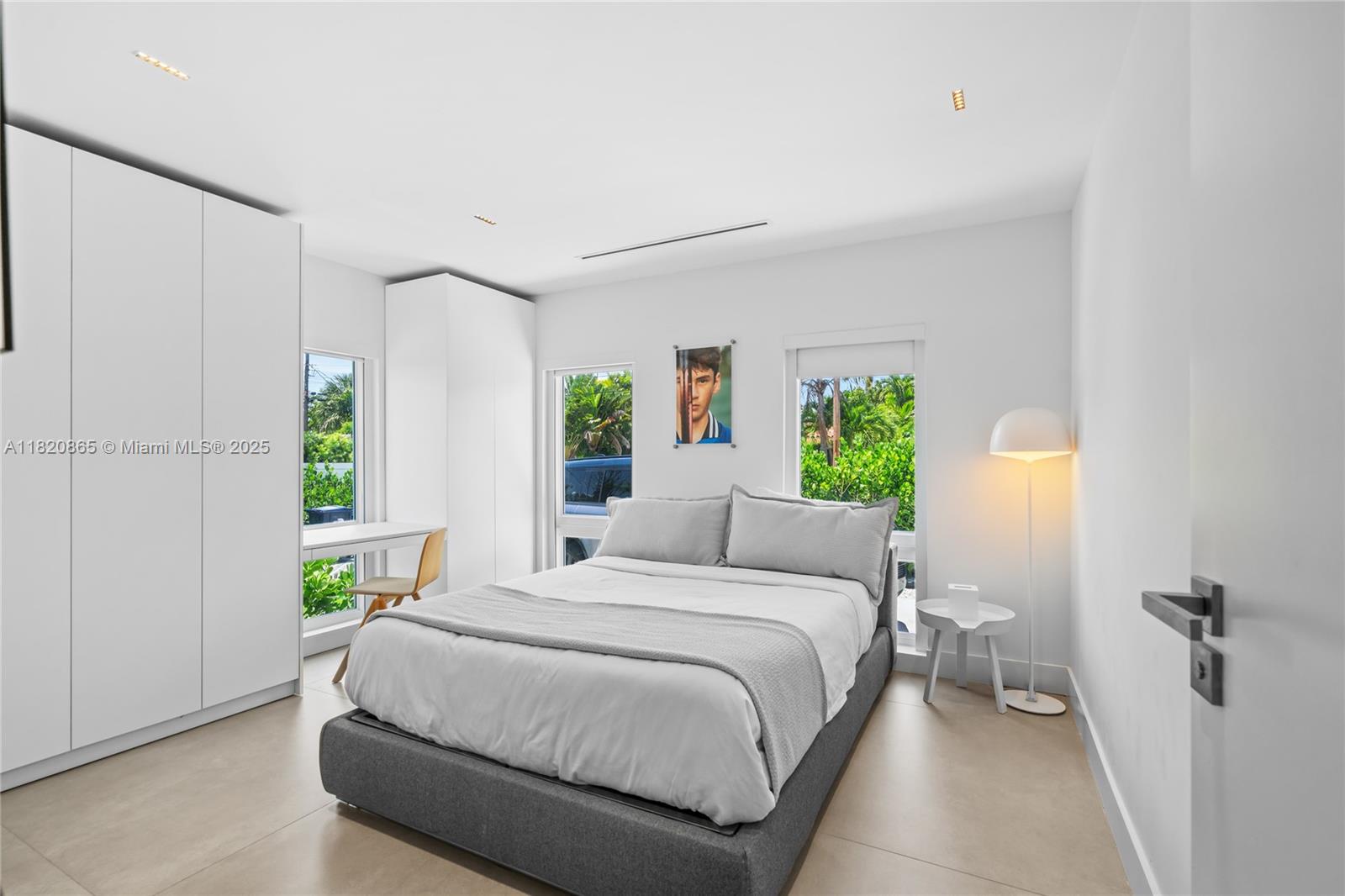 ALTOS DEL MAR NO 4 - Residential