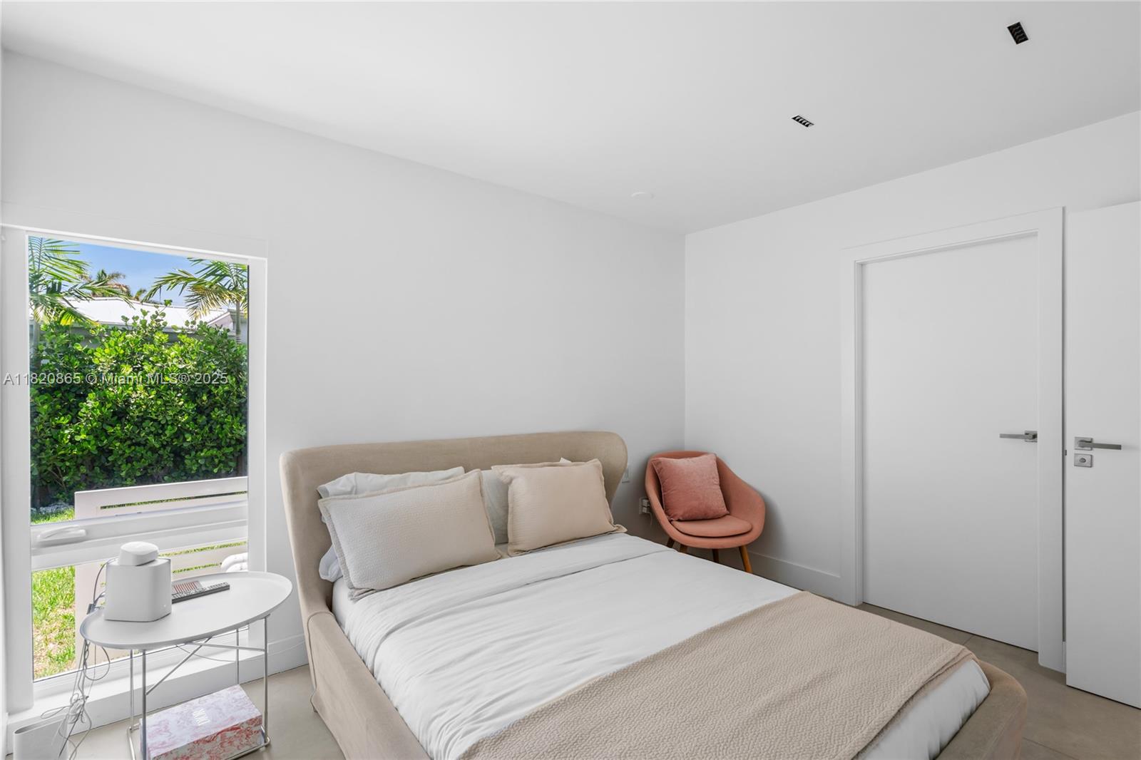 ALTOS DEL MAR NO 4 - Residential