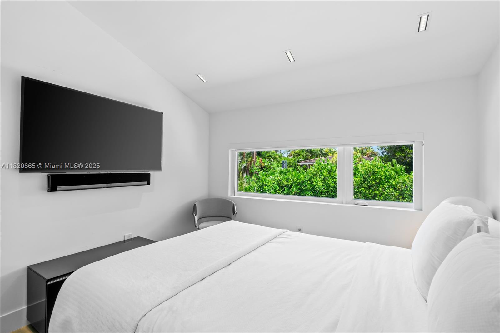 ALTOS DEL MAR NO 4 - Residential