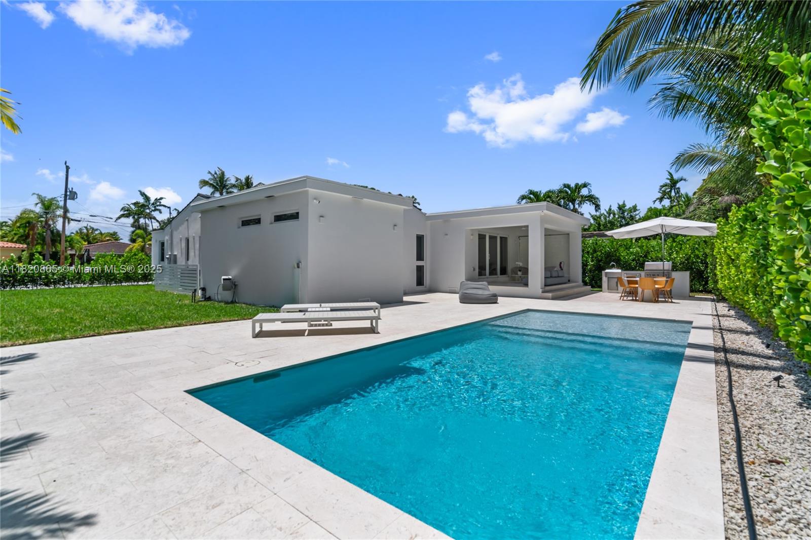 ALTOS DEL MAR NO 4 - Residential