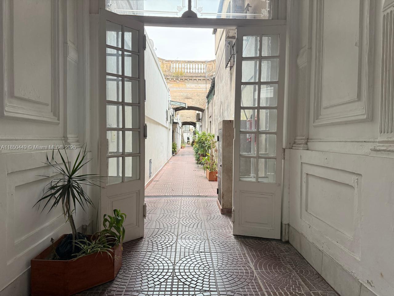 Charming Multi-Level Townhome in Historic San Telmo
Discover the perfect blend of history and comfort in this unique townhome located at Defensa 945, in the heart of San Telmo. Set between Estados Unidos and Carlos Calvo streets, this property places you in one of Buenos Aires' most iconic and culturally rich neighborhoods.
Situated on the ground floor of a historic building, the home spans approximately 850 sq ft (including 80 m² covered) and offers a flexible layout across three levels. It features 3 bedrooms, 2 full bathrooms, and a spacious private terrace—ideal for outdoor living or entertaining.
This is a rare opportunity to own a piece of architectural charm with modern versatility, perfect for residential use, rental income, or a creative live/work space.