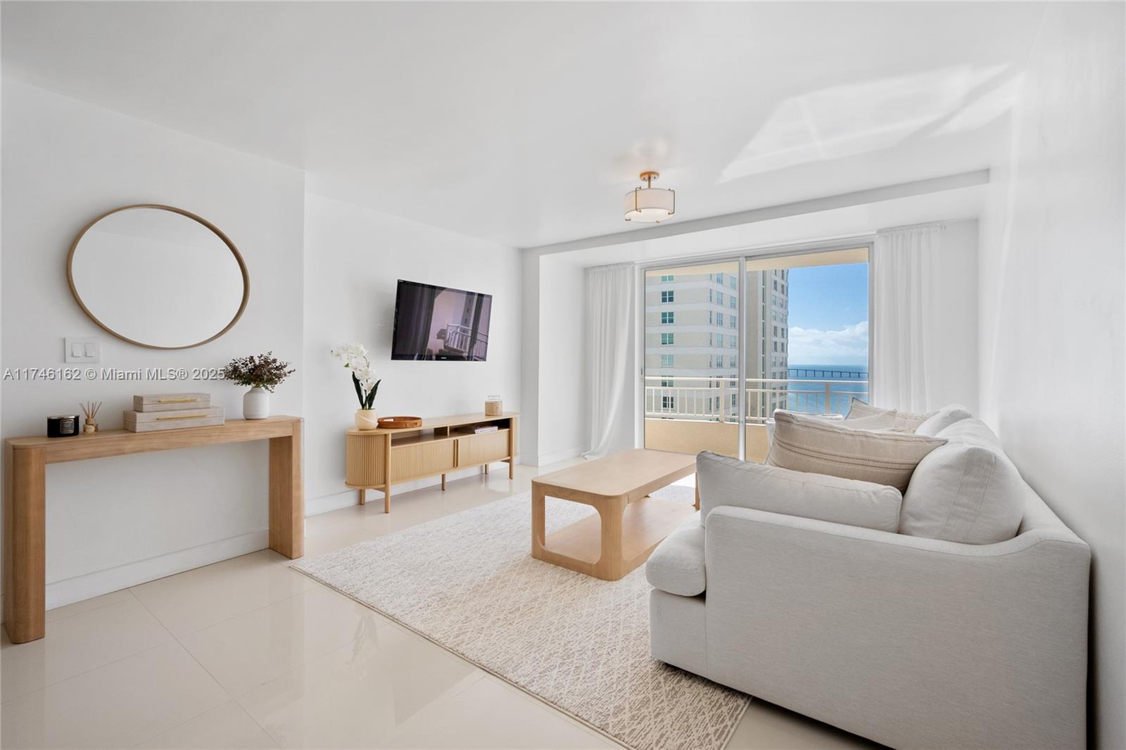 ISOLA CONDO - Residential