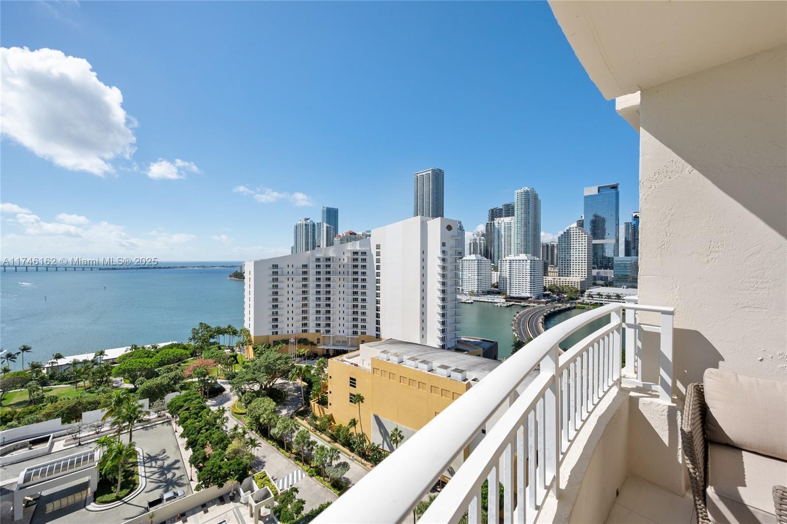 ISOLA CONDO - Residential