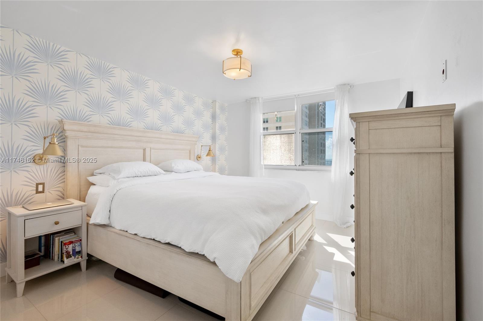 ISOLA CONDO - Residential