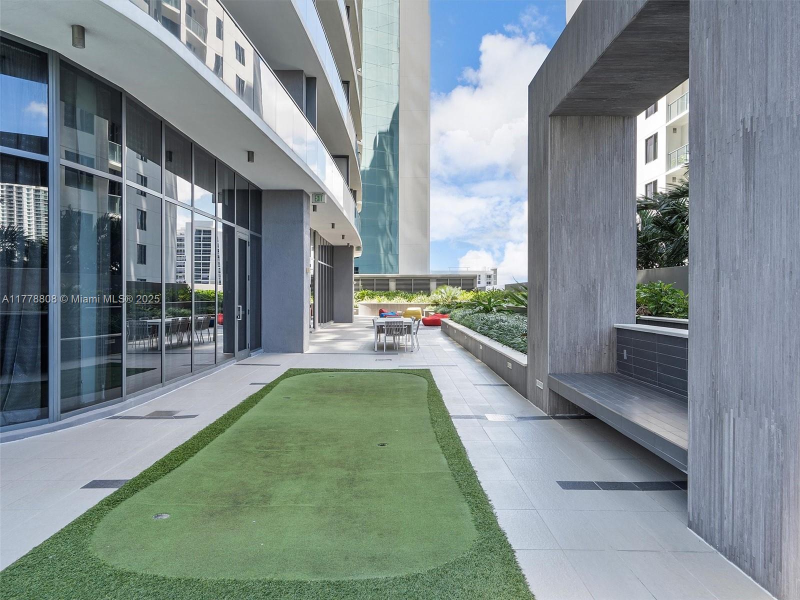 BRICKELL HEIGHTS WEST CON - Residential