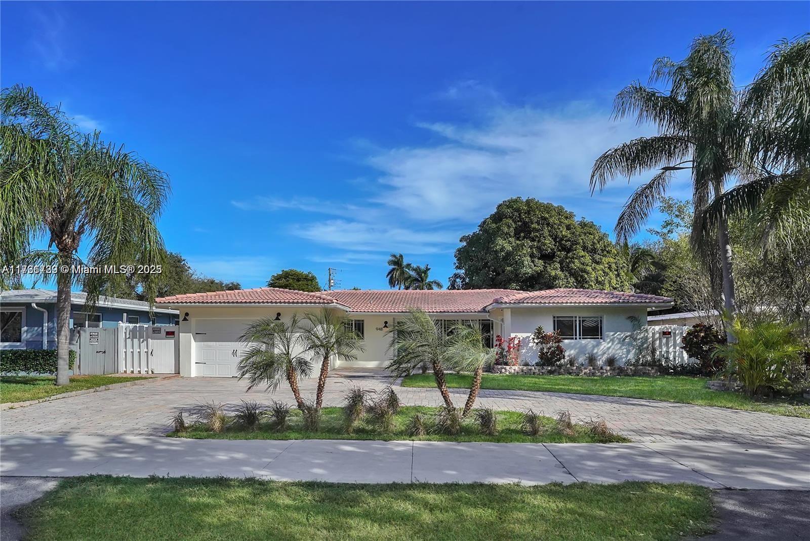Rental Property at 948 Ne 26th Ave, Pompano Beach, Broward County, Florida - Bedrooms: 5 
Bathrooms: 3  - $6,950 MO.