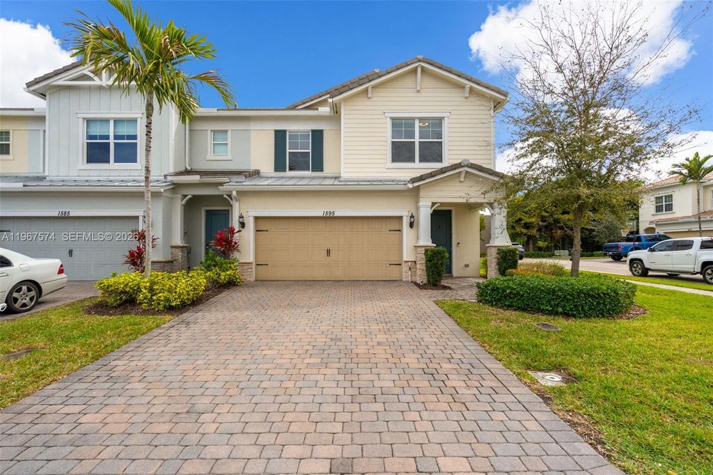 Photo of 1595 Evergreen Ter, Hollywood, FL 33021 (MLS # A11967574)